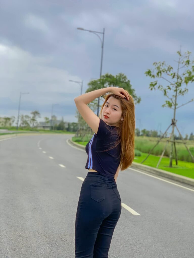 Khám Phá Vẻ Đẹp Quyến Rũ Qua Ảnh Đẹp Gái Che Mặt Bật Mí Bí Quyết Tạo Nên Những Bức Hình Ấn Tượng Và Thu Hút