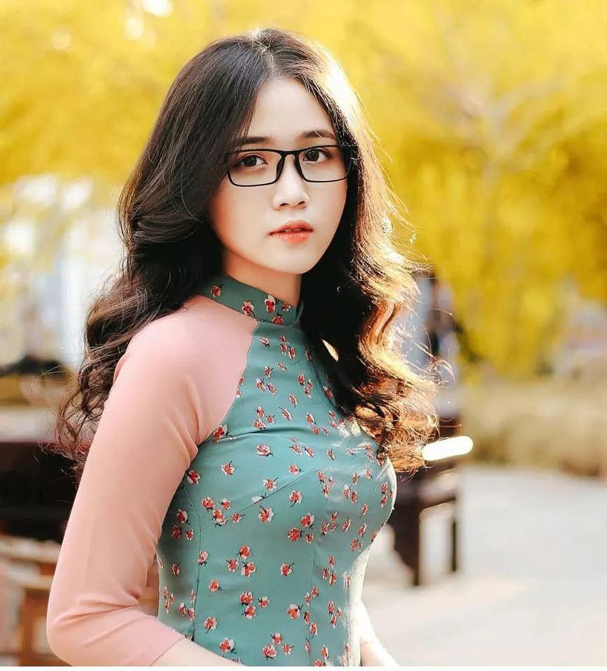Khám Phá Vẻ Đẹp Quyến Rũ Gái Xinh Hot Com Trong Góc Nhìn Nghệ Thuật Và Xã Hội