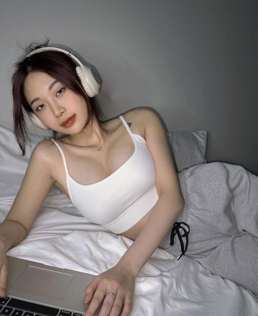 Gái Đẹp Hở Hang Bí Ẩn Quyến Rũ Làm Say Đắm Lòng Người Qua Từng Khoảnh Khắc